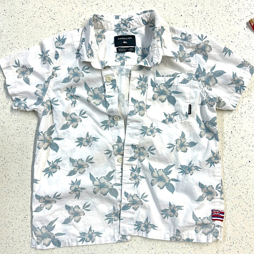 Quicksilver boys dress shirt US size 6
